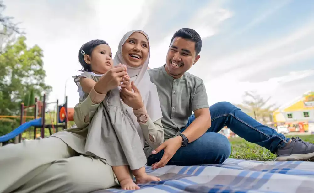 real estate negotiator housewife with family and kid having fun on weekends